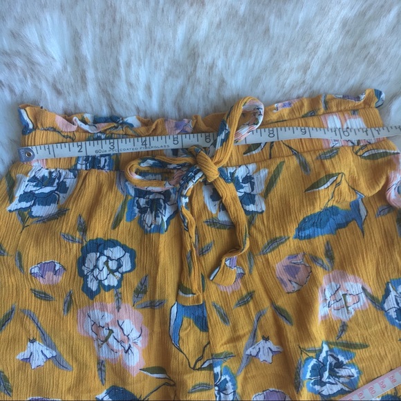 Pull & Bear yellow floral shorts - XXS to XS - Picture 2 of 7